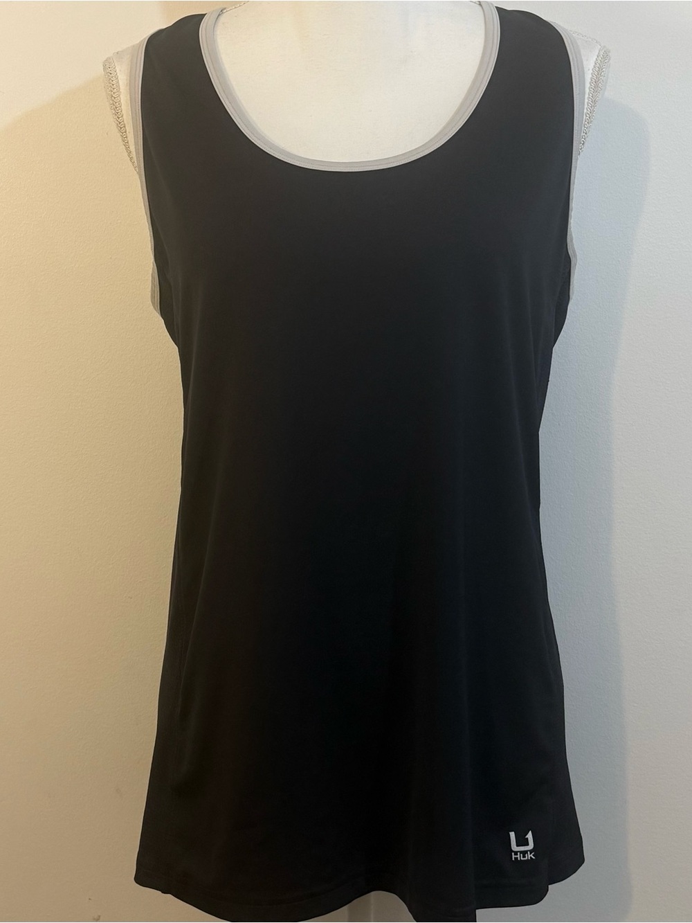 Huk Performance Black Racerback Tank Top Women’s XL Moisture Wicking Athletic